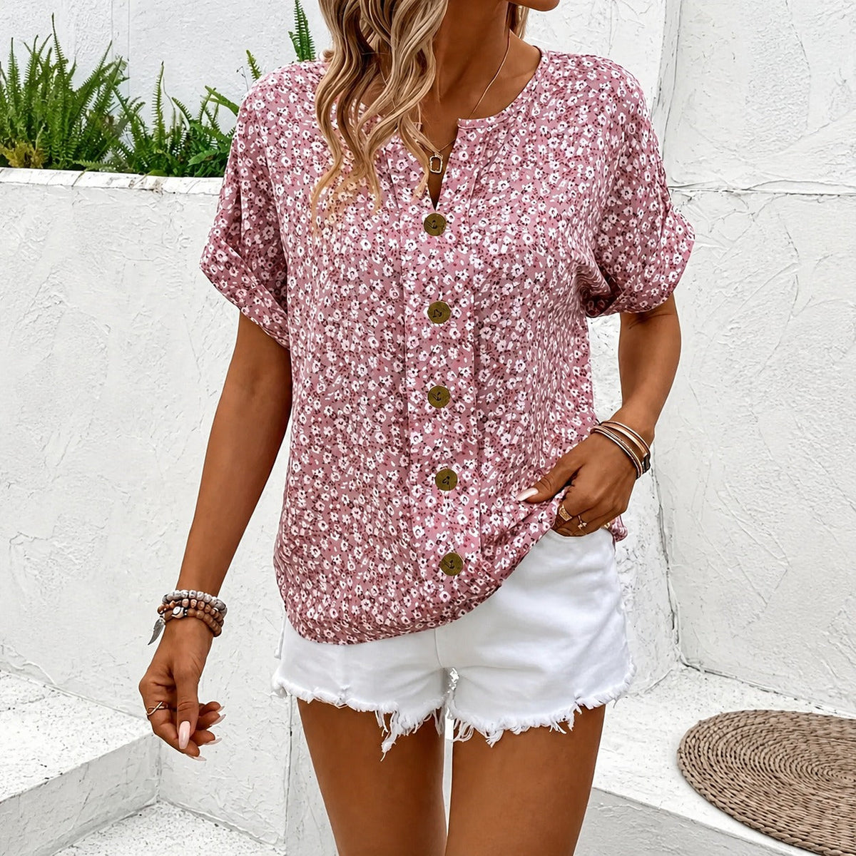 Lina - Sommer-Top mit Blumenmustern und weiblichem Touch