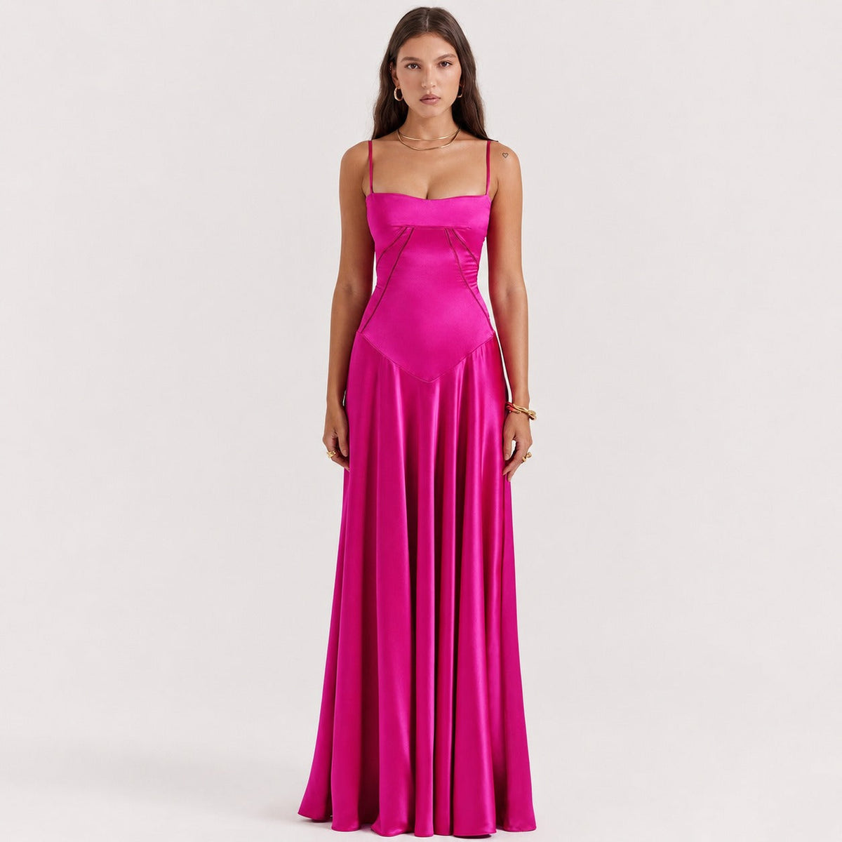 Jazmine - Stilvolles, figurbetontes Maxikleid