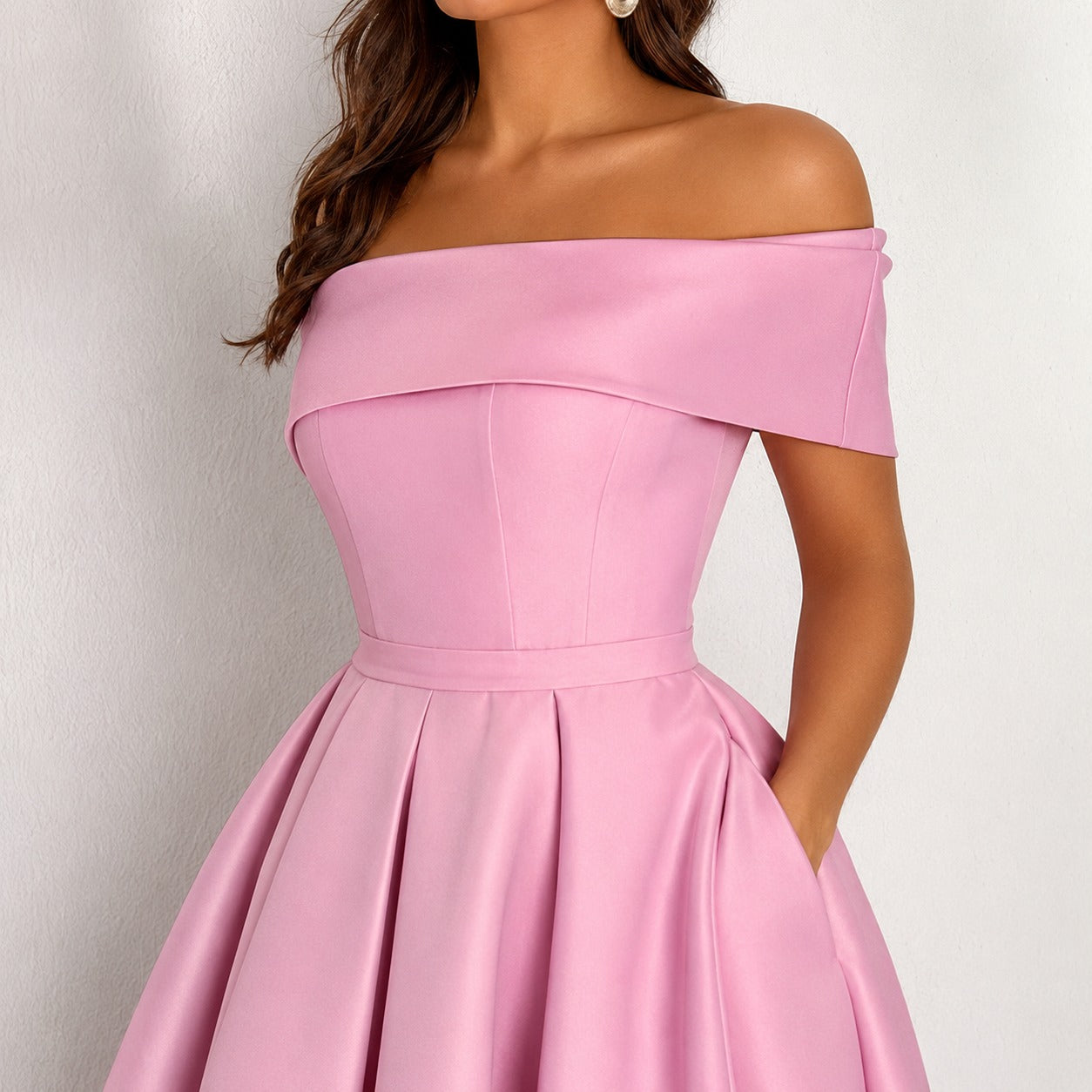 Erika - Elegantes Kleid mit freien Schultern
