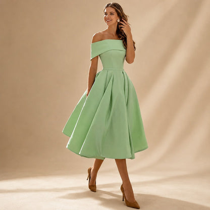 Erika - Elegantes Kleid mit freien Schultern