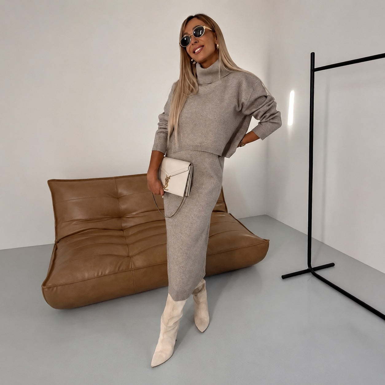 Odette - Komfortables Set mit Kleid und Rollkragenpullover