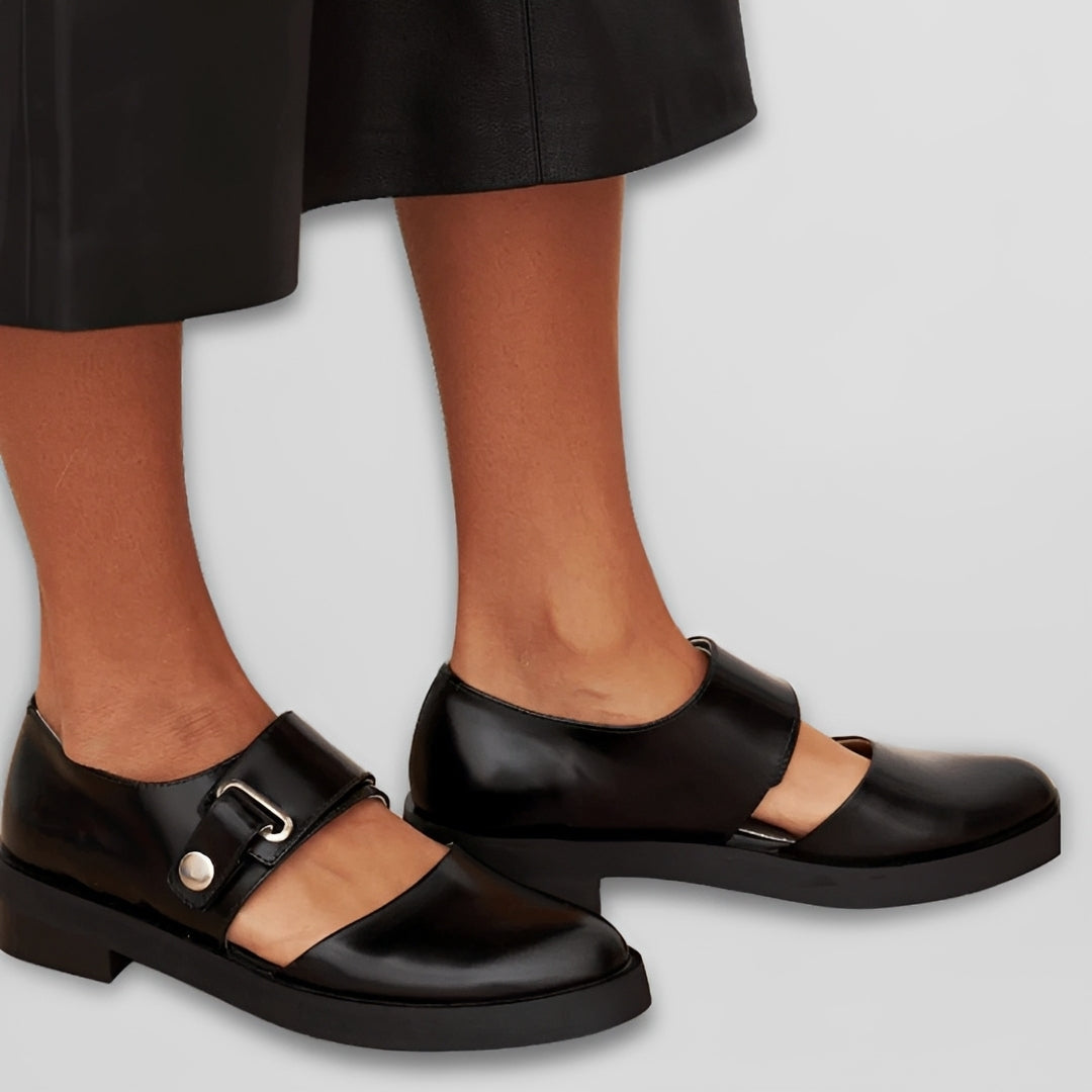 Mya - Bequeme Schuhe mit Riemen und niedrigem Absatz