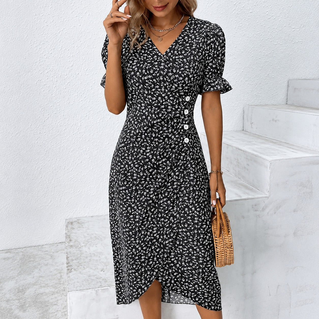 Gabriella - Stilvolles Kleid mit Blumen und asymmetrischem Design