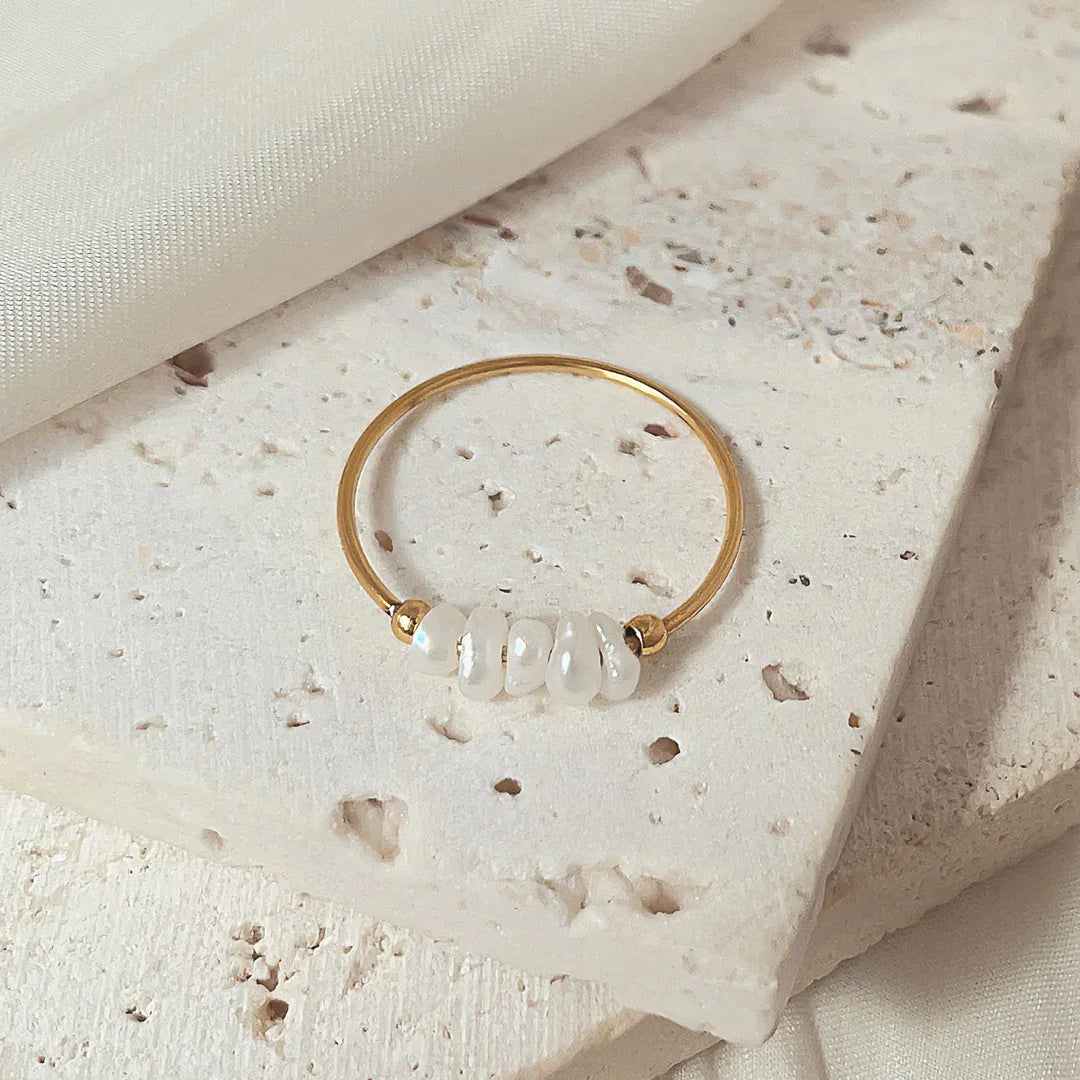 Miori – Goldring mit natürlicher Perle