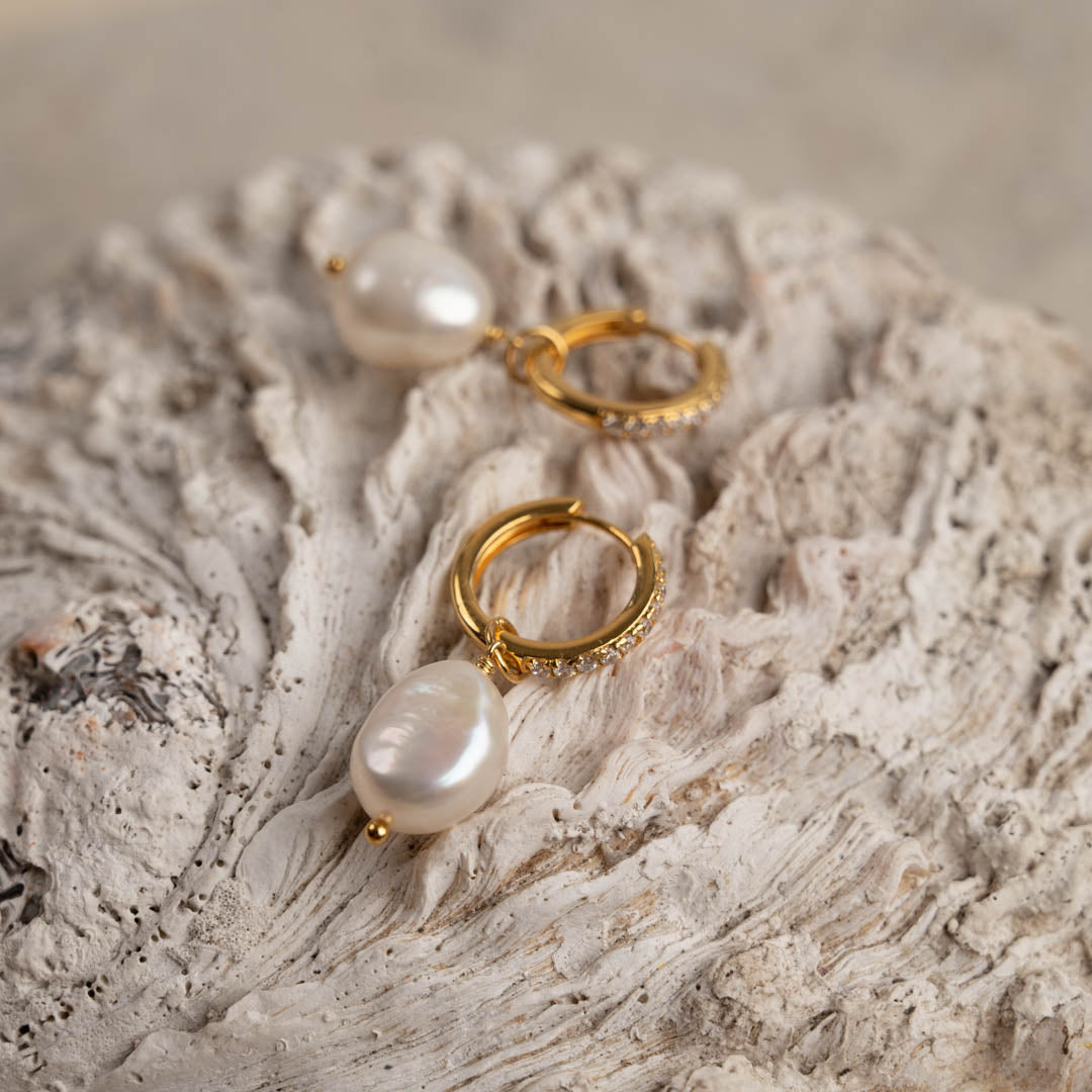 Zirkonia-Perlen-Ohrringe - Goldene Zirkonia-Kugeln