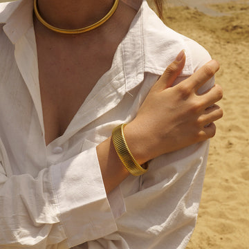 Celeste - Armband in Gold mit vertikalen Linien