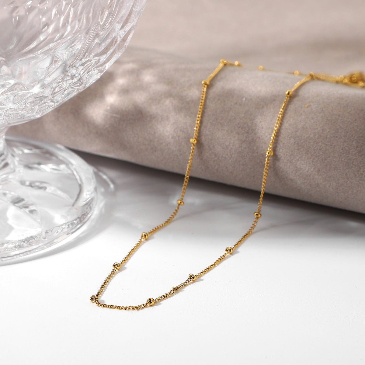 Reign – Goldene Kette