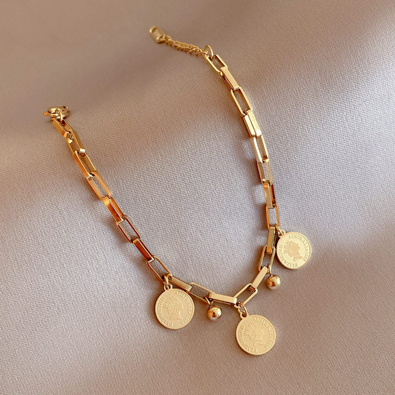 Maja – Anpassbares Armband mit Goldmünzen
