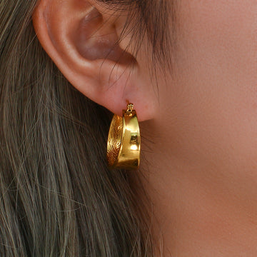 Lyla – Goldene Ohrhänger