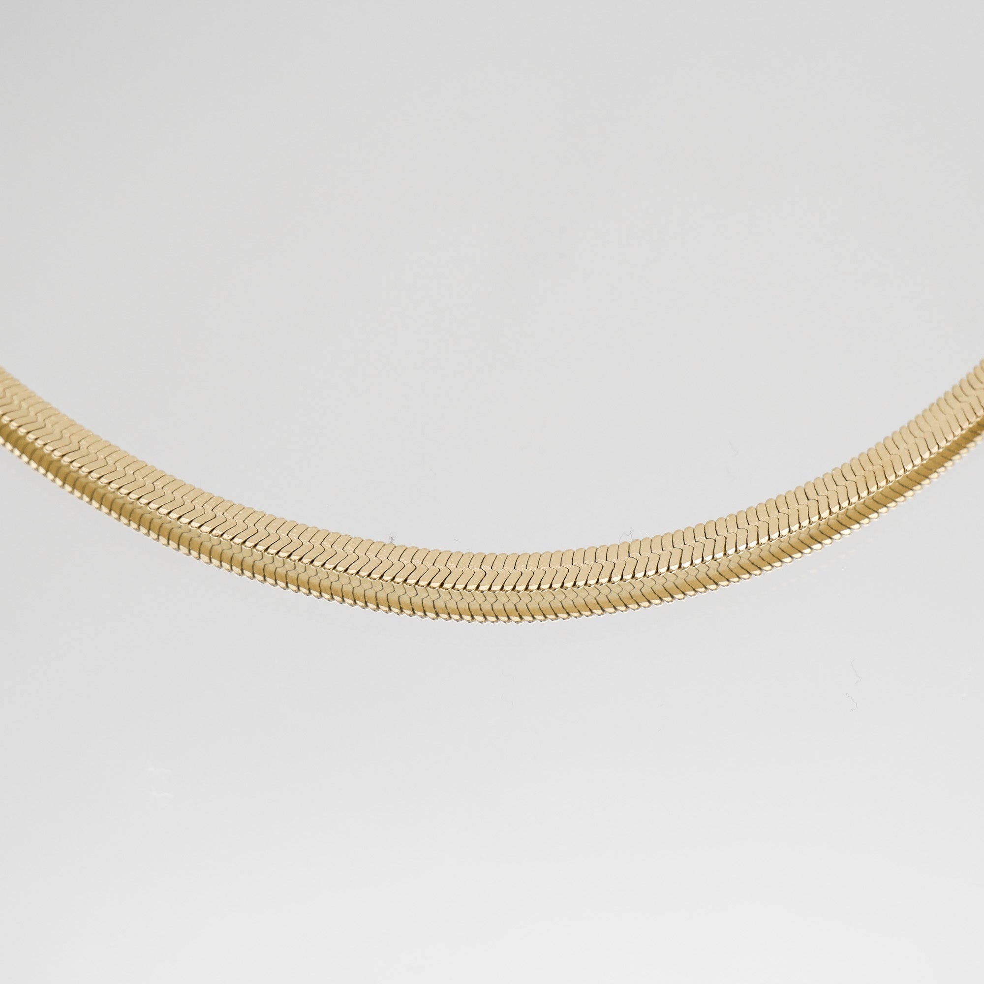 Juliette – Stilvolle Chevron-Halskette