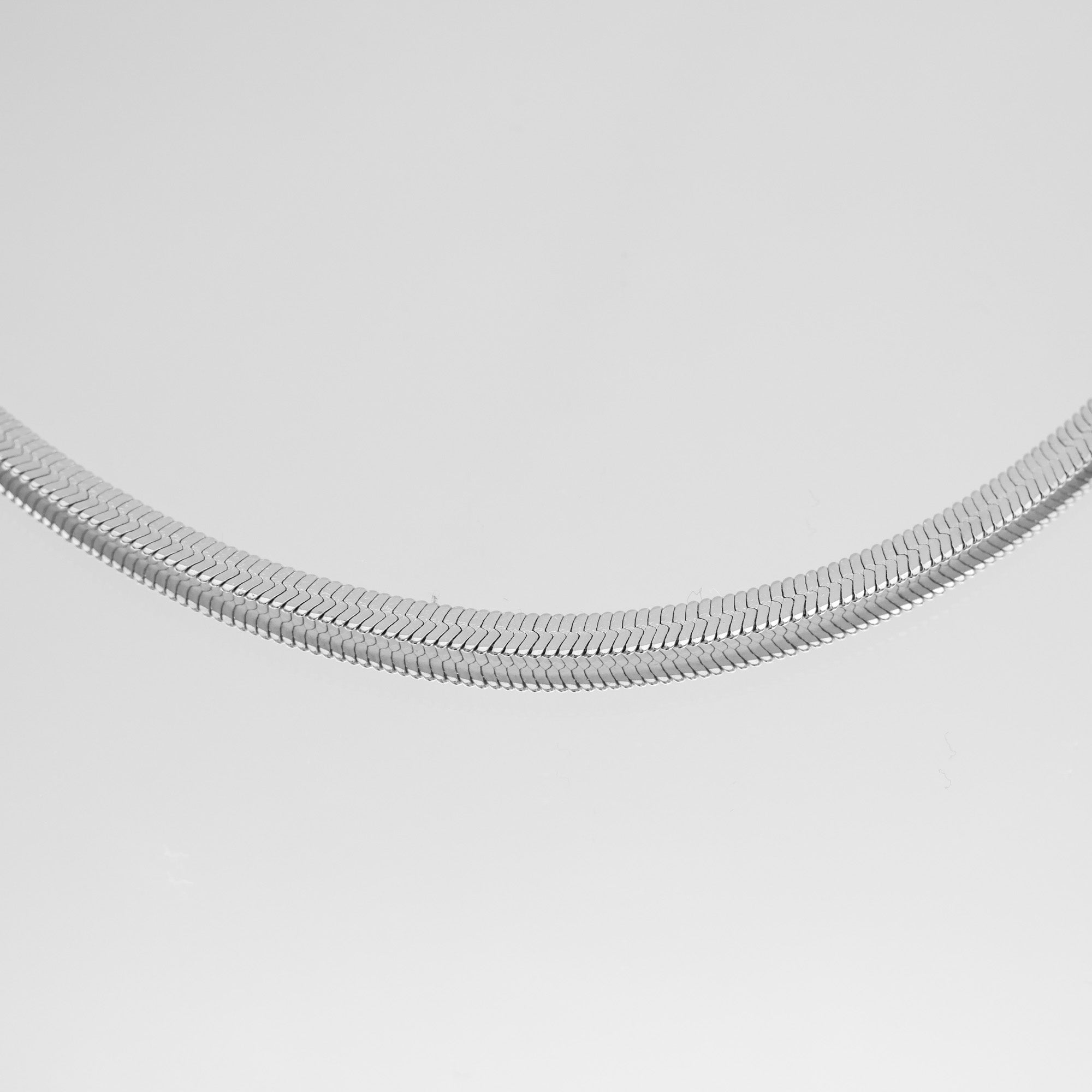 Juliette – Stilvolle Chevron-Halskette