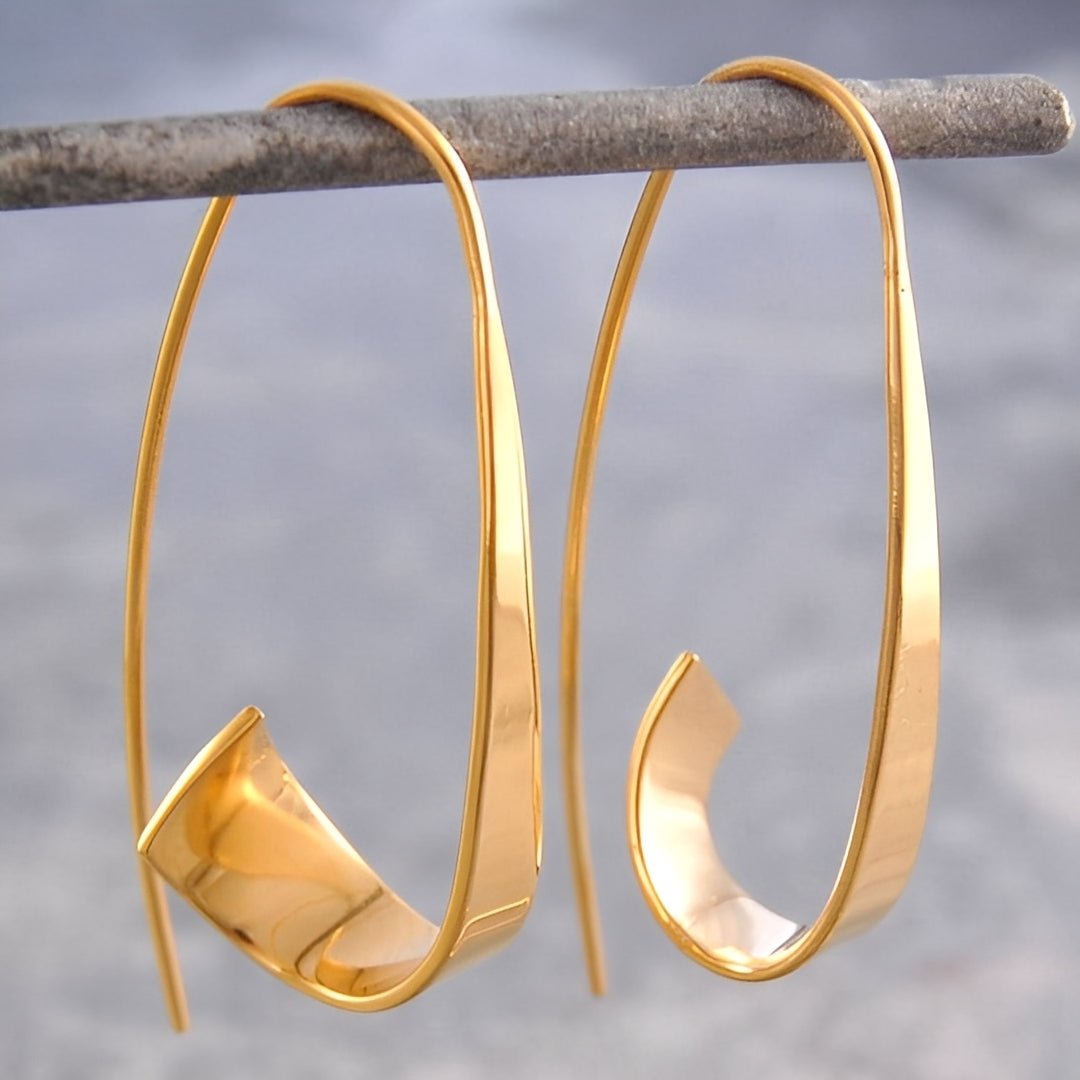 Clea – Klassische Ohrringe in Gold und Silber