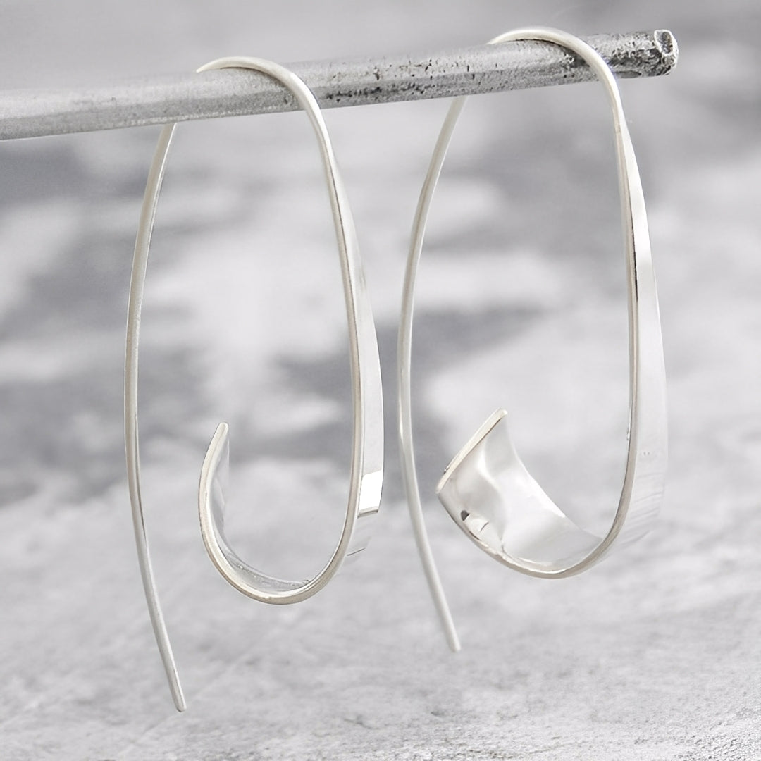 Clea – Klassische Ohrringe in Gold und Silber