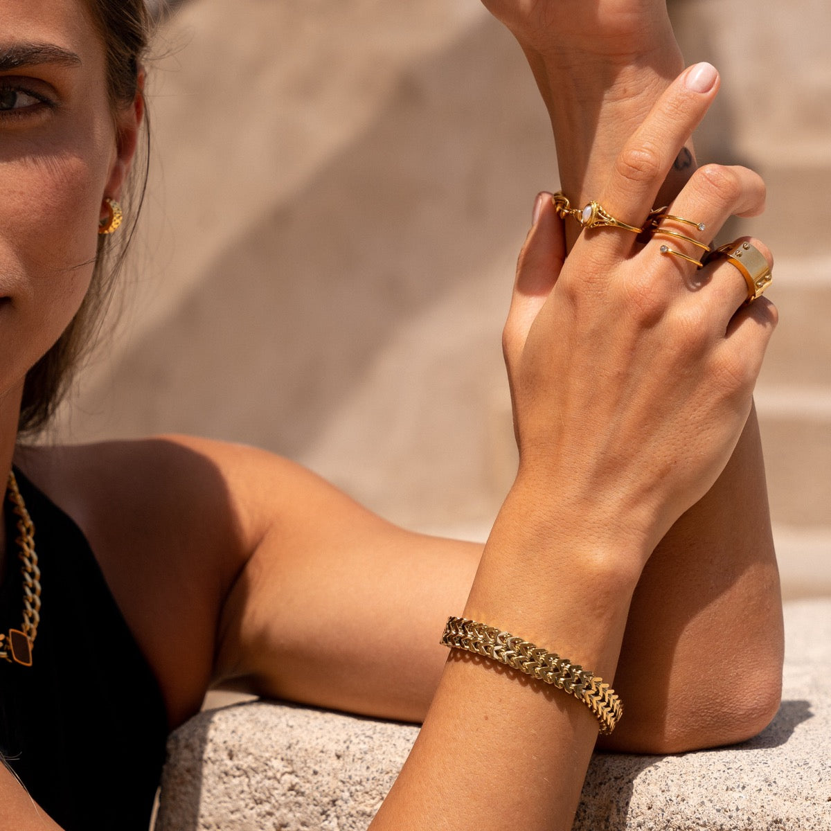 Eden – Strukturierte 18K vergoldete Armbanduhr