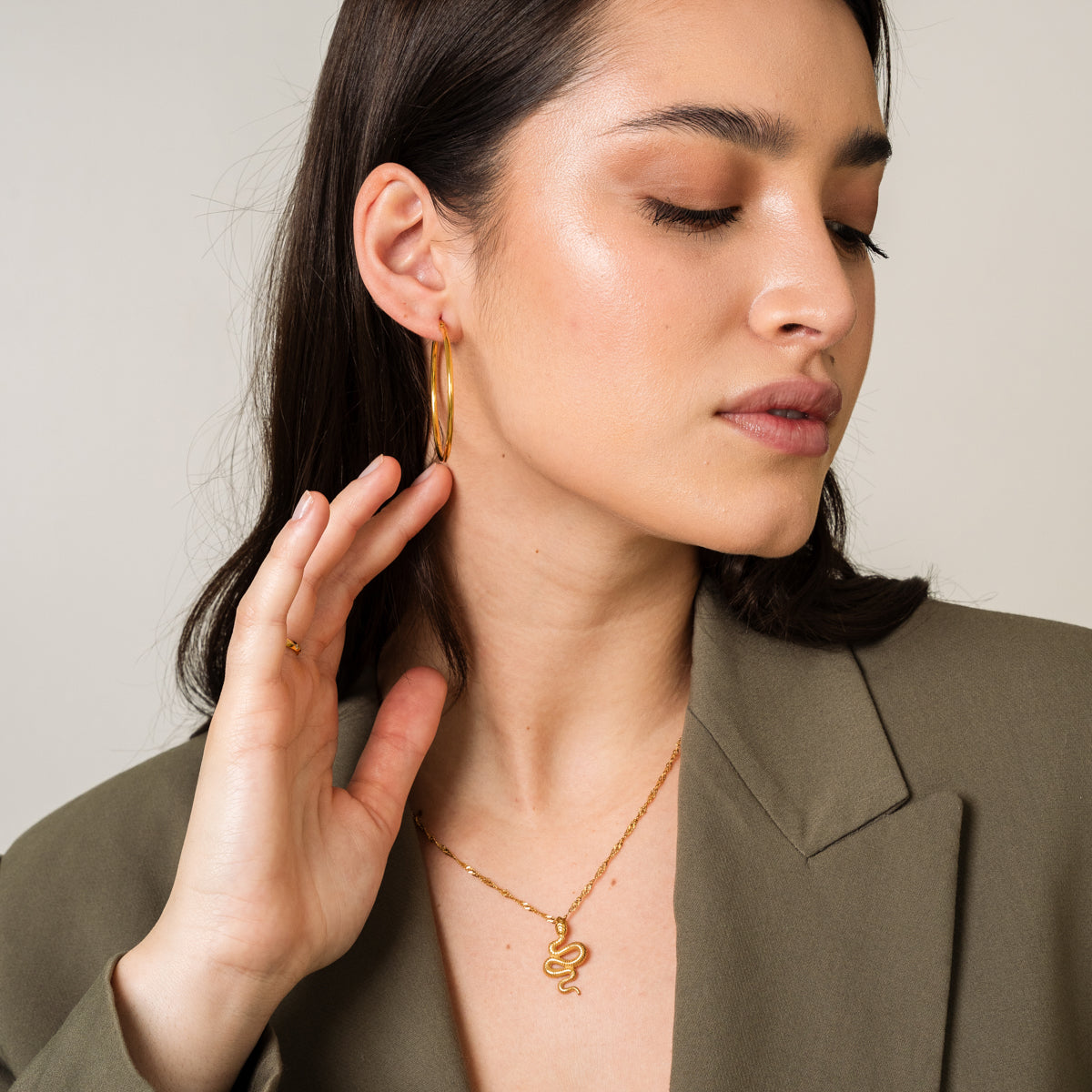 Camille – Stilvolle goldene Creolen