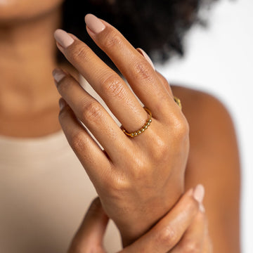 Neri – Anpassbarer Anti-Stress-Ring mit Perlen