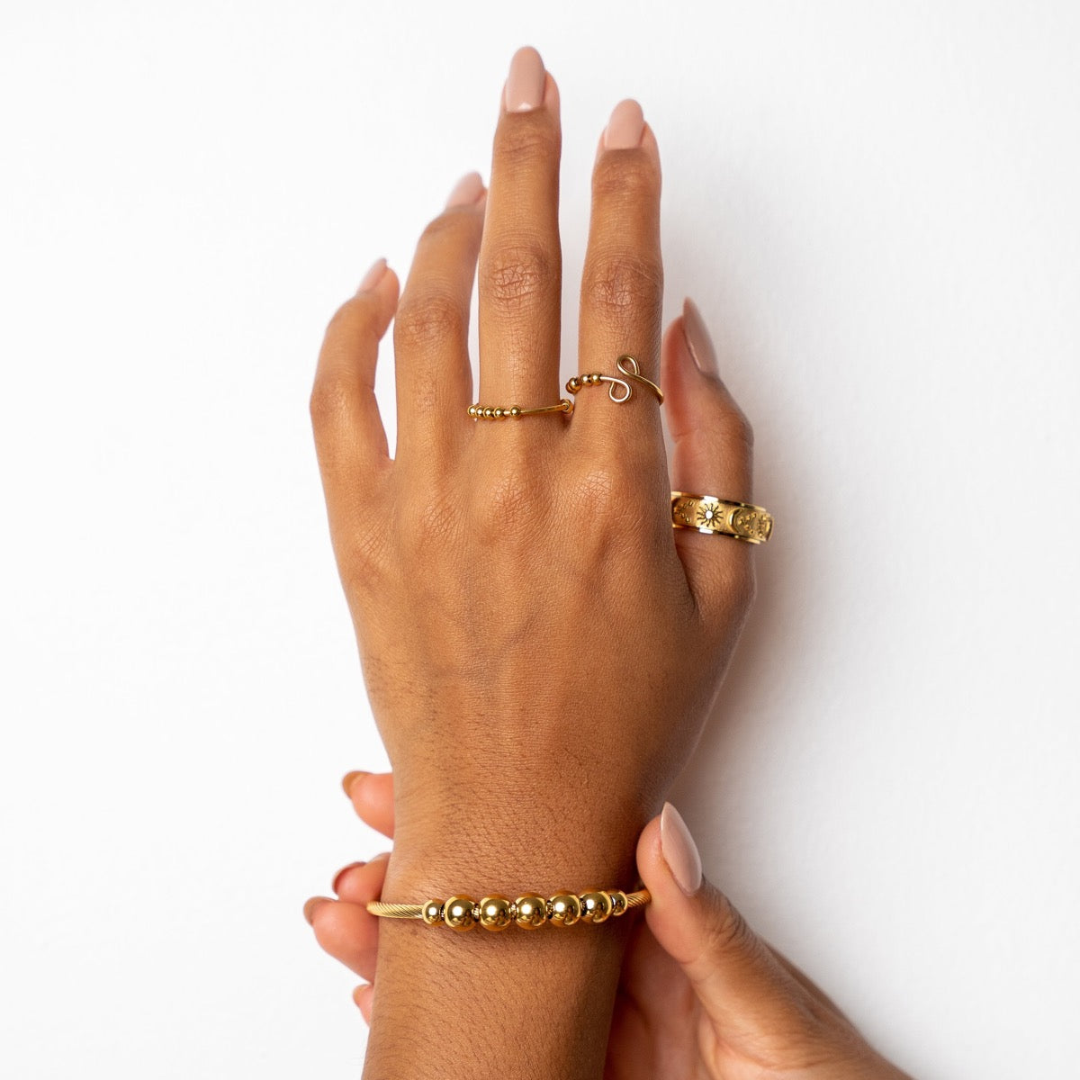 Neri – Anpassbarer Anti-Stress-Ring mit Perlen