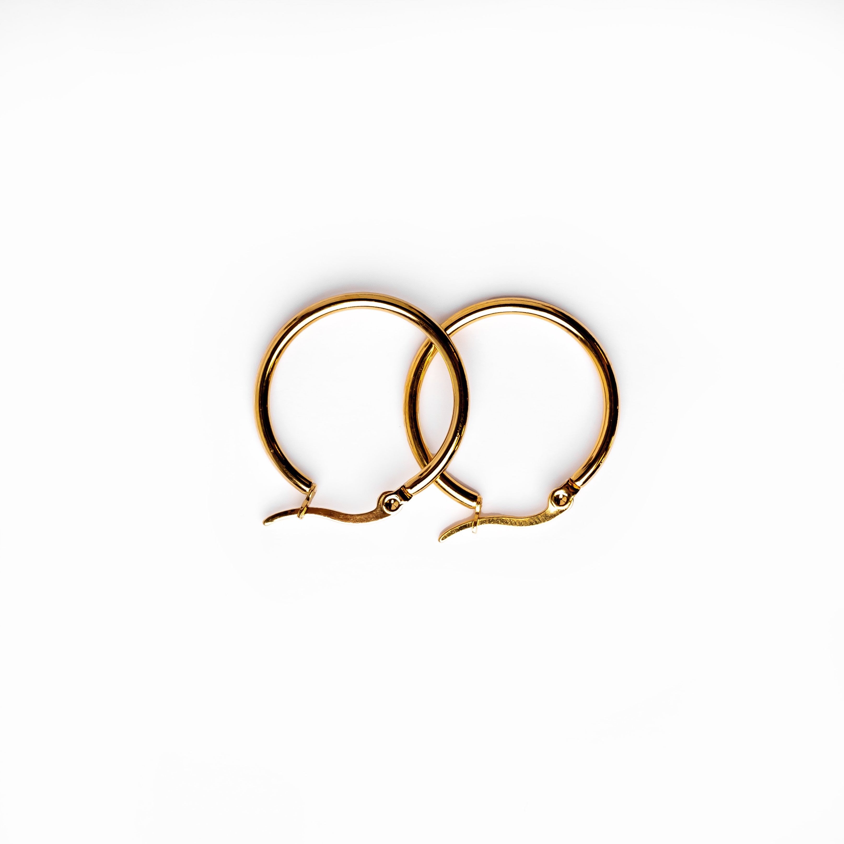 Camille – Stilvolle goldene Creolen