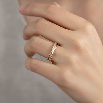 Cassia – Verstellbarer Ring aus Gold mit Zirkonia