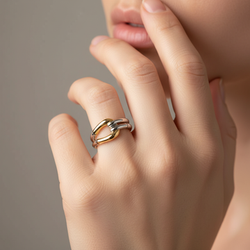 Althéa – Vintage-Ring mit Knotendesign in Gold und Silber