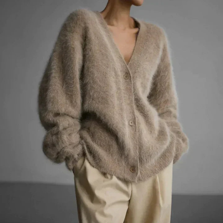 Isabelle – Flauschiger & Eleganter Cardigan