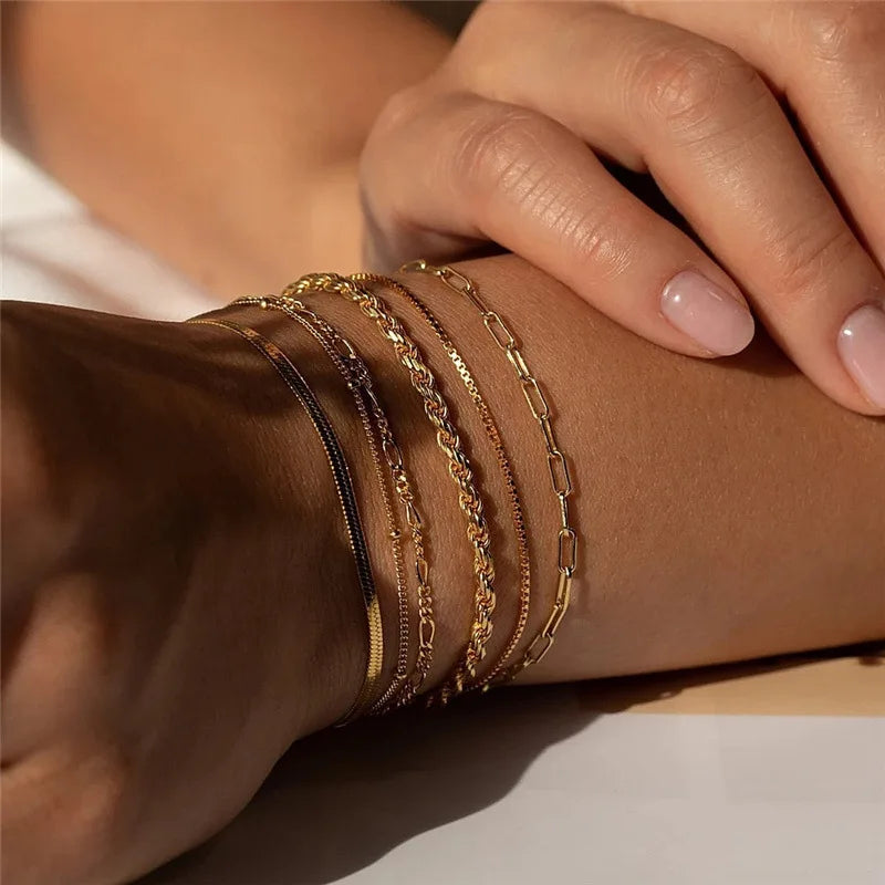Paige – Set aus 6 mehrschichtigen Armbändern