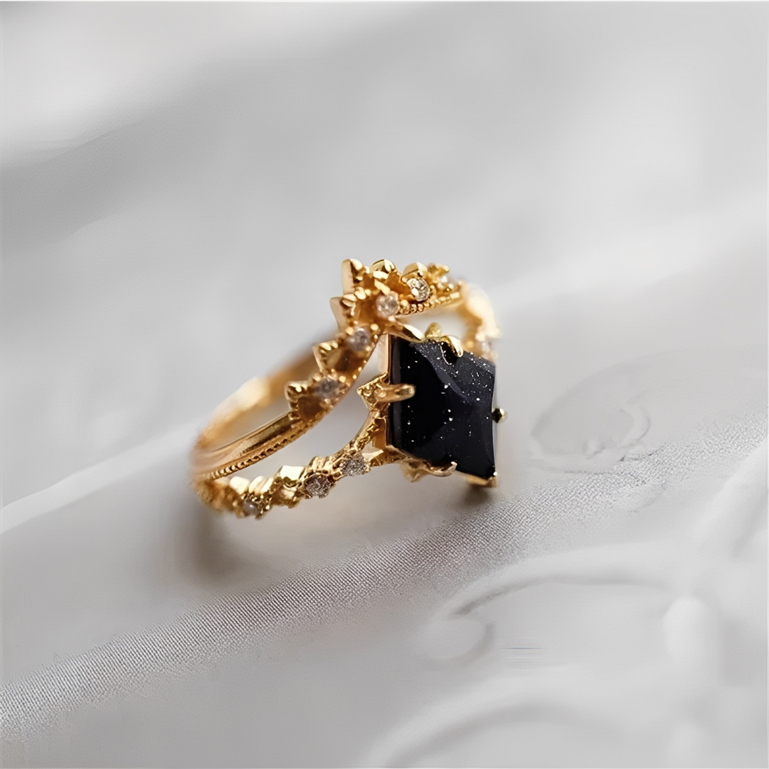 Nerisa – Ring aus dunklem Obsidian