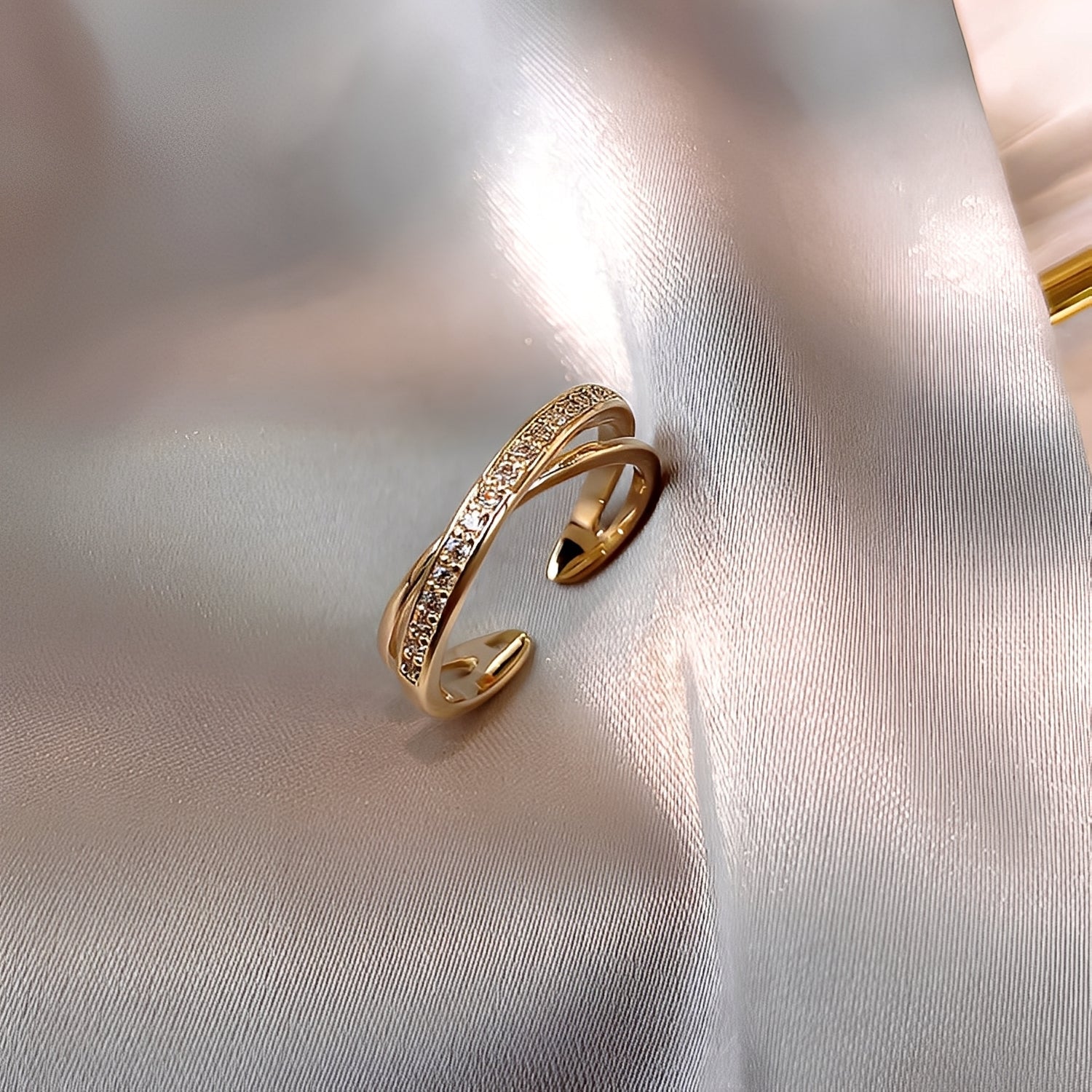 Cassia – Verstellbarer Ring aus Gold mit Zirkonia