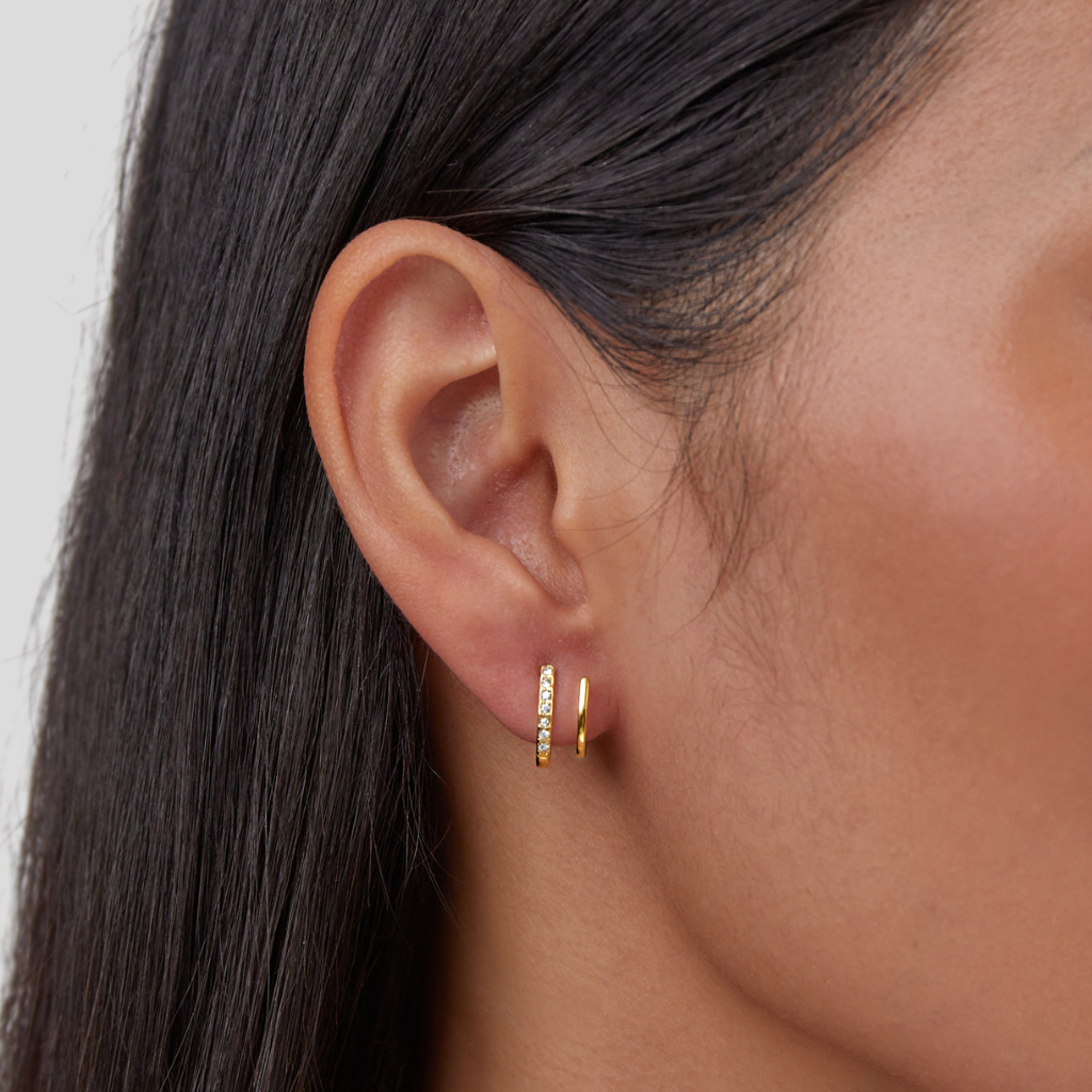 Zendaya – Kristallohrringe in Krallenform aus 18K Gold
