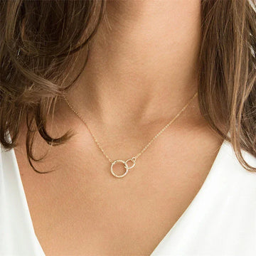 Isabelle – stilvolle Gold-Hoop-Halskette