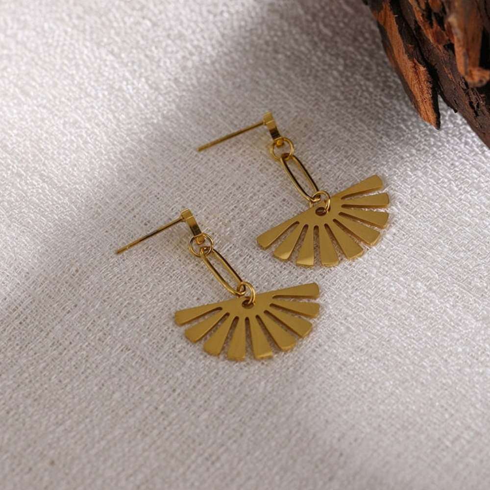 Tropfenohrringe mit Blumenmotiven - Fächerdesign