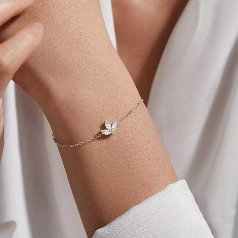 Drei Zirkonia-Blüten - Armband
