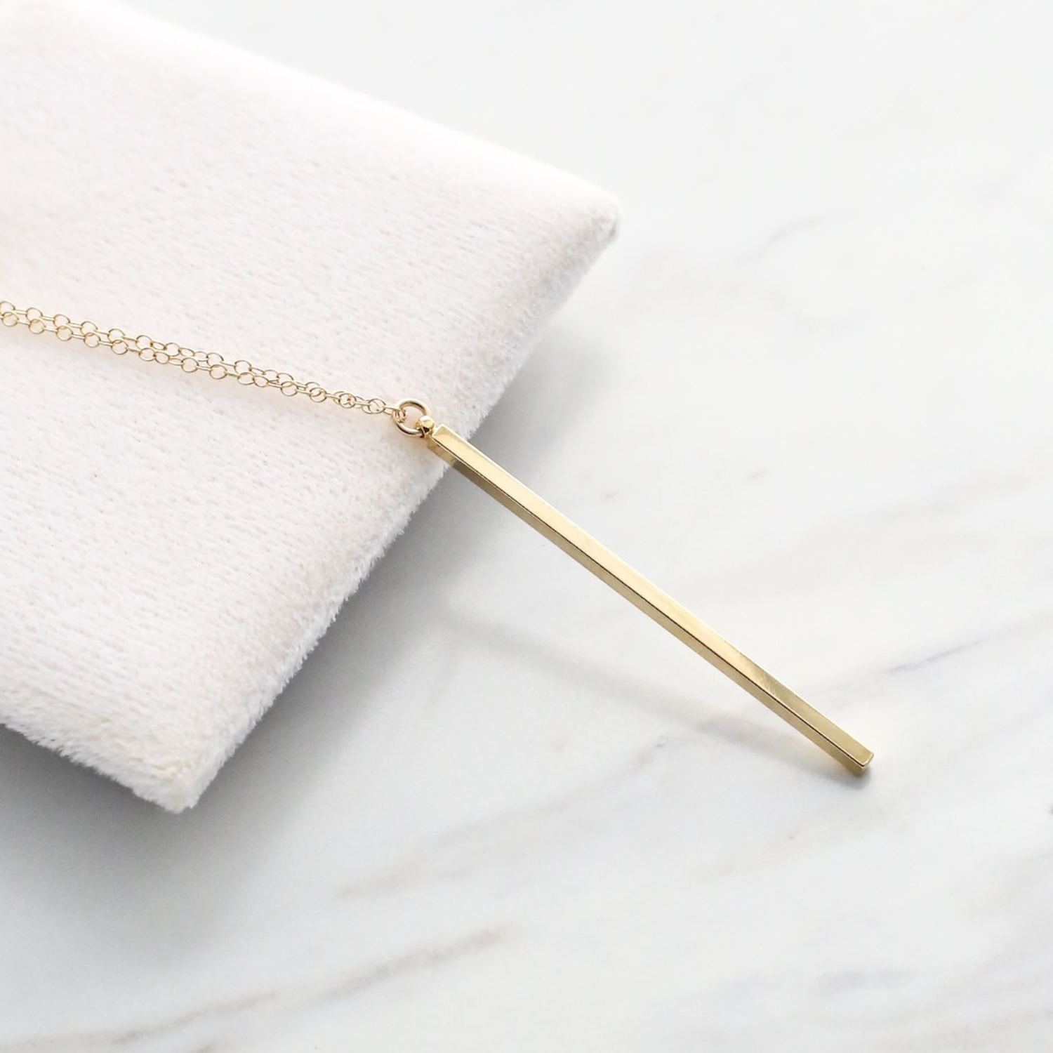 Elegante Stab-Halskette - Vertikales Stab-Halsband