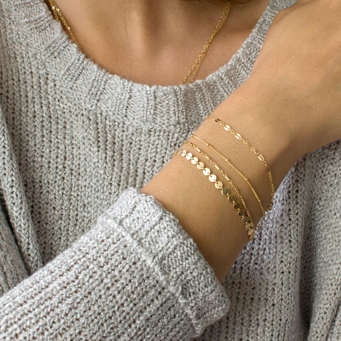 Kette mit Ketten-Disk-Armreif - Set aus geschichteten Armbändern