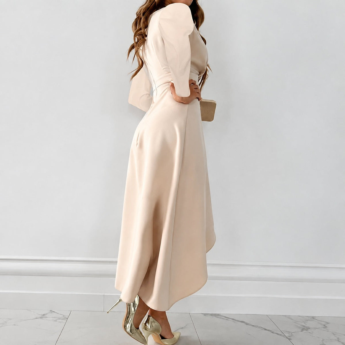Shannon - Stilvolles langärmeliges Faltenkleid