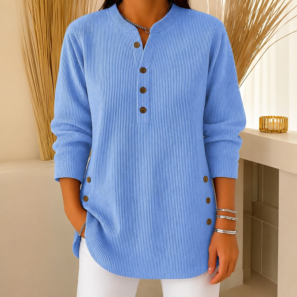 Jocelyn - Ein behaglicher Damenpullover mit Knopfdetails