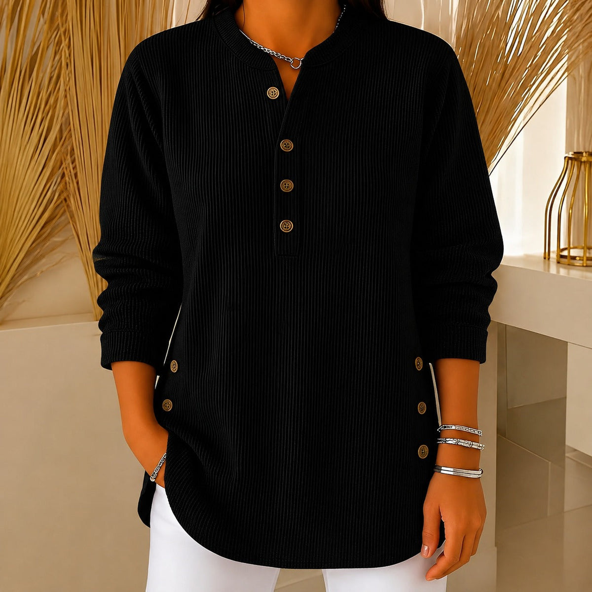 Jocelyn - Ein behaglicher Damenpullover mit Knopfdetails