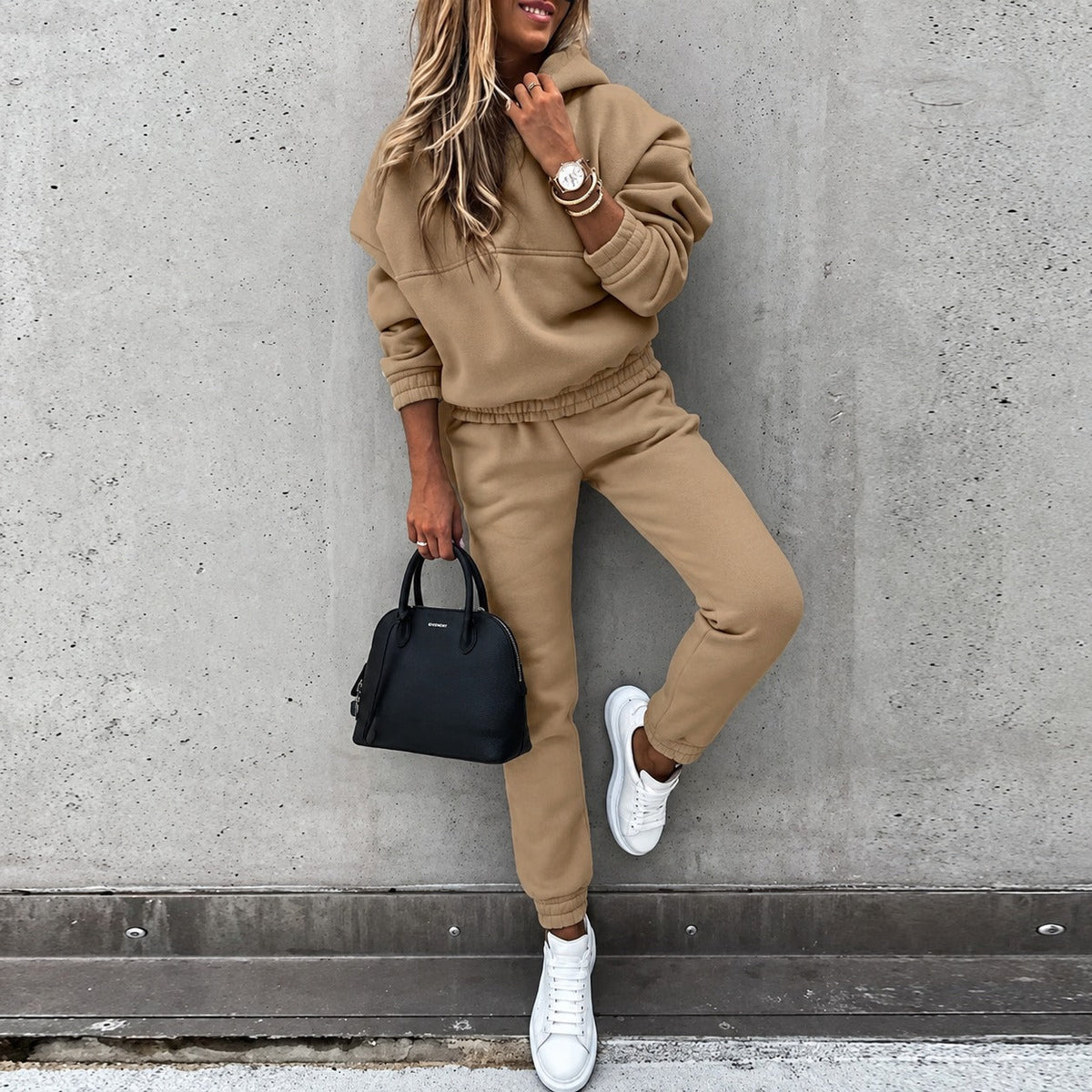 Alisha - Set mit langärmeligem Sweatshirt und Hose