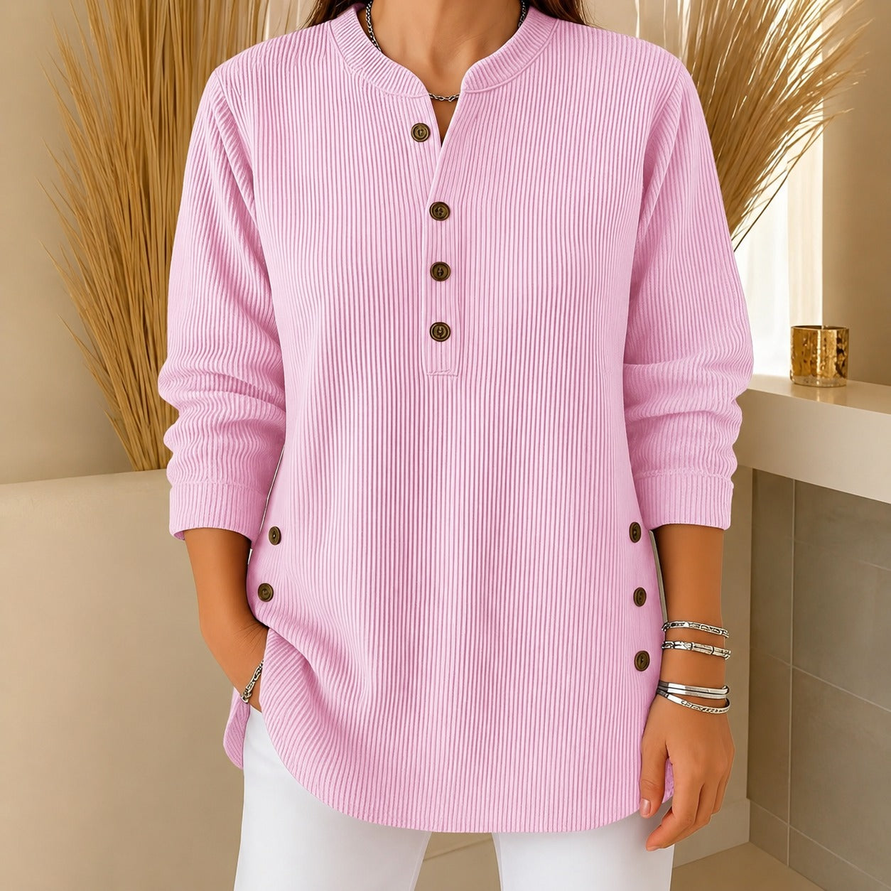 Jocelyn - Ein behaglicher Damenpullover mit Knopfdetails