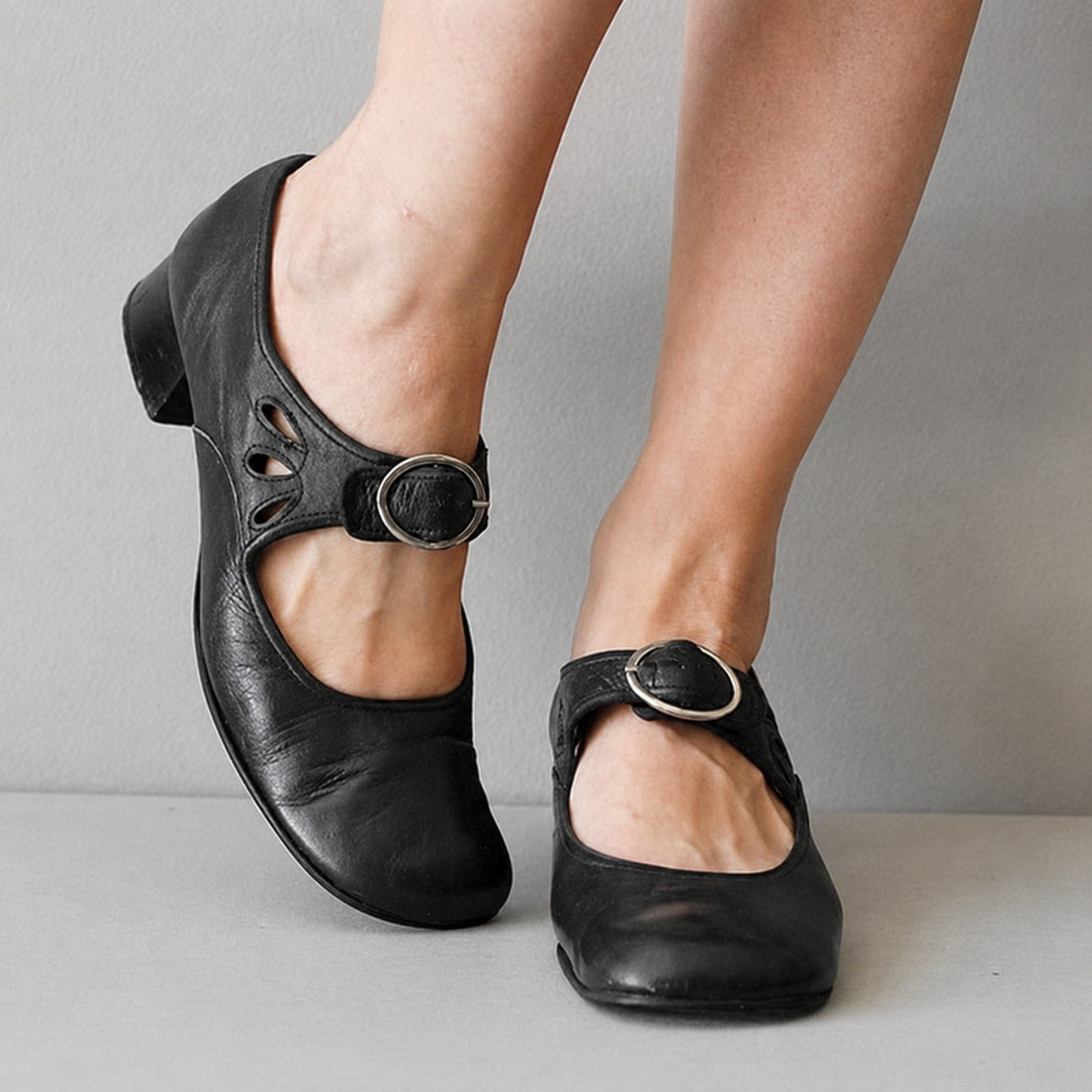 Beatrice - Trendige Sandalen mit anpassbarem Schnallenverschluss