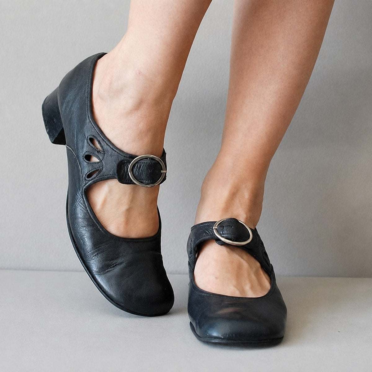 Beatrice - Trendige Sandalen mit anpassbarem Schnallenverschluss