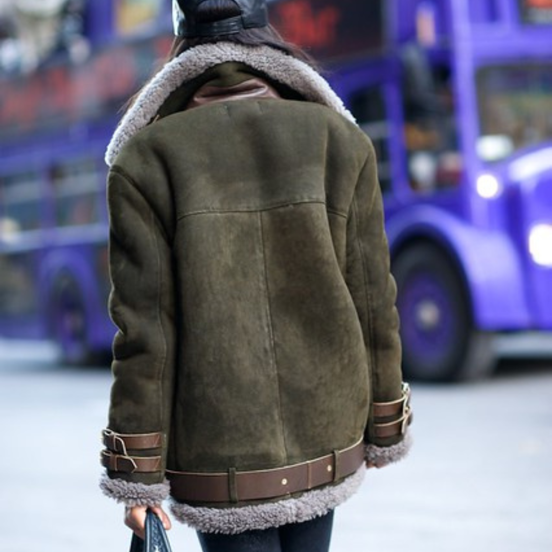 Cassandra - Komfortable und wohltuende Jacke