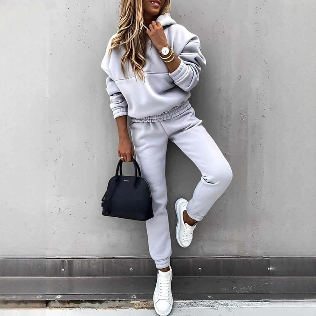 Rovina - Bequemes Kapuzenpullover- und Hosenset
