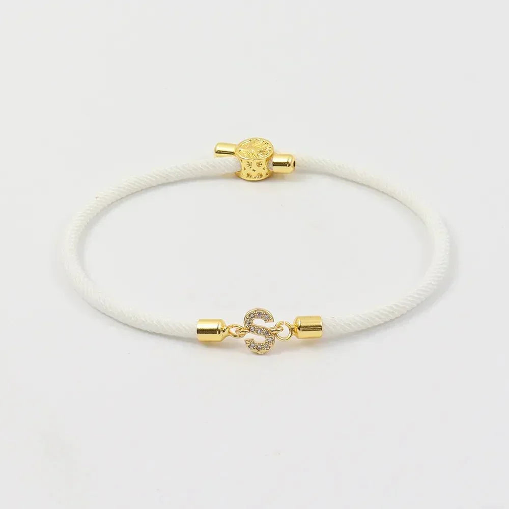 Calla – Verstellbares Armband mit eingegraviertem Anfangsbuchstaben