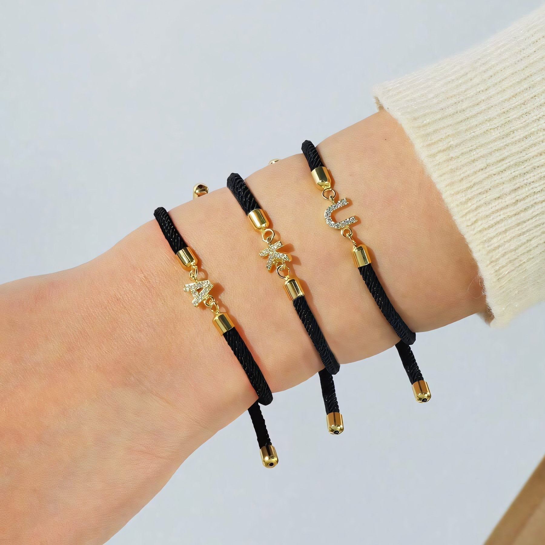 Calla – Verstellbares Armband mit eingegraviertem Anfangsbuchstaben