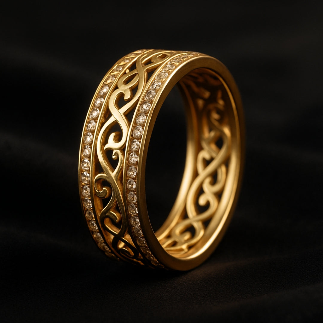 Jevy – Breiter goldener Ring mit Öffnungen