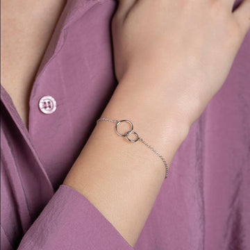 Verschlungene Ringarmband - Eingewobene Ringe