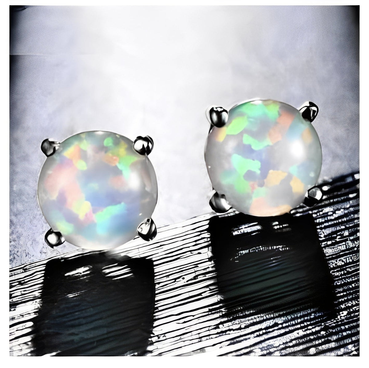 Camille – Stilvolle Ohrstecker mit Opal