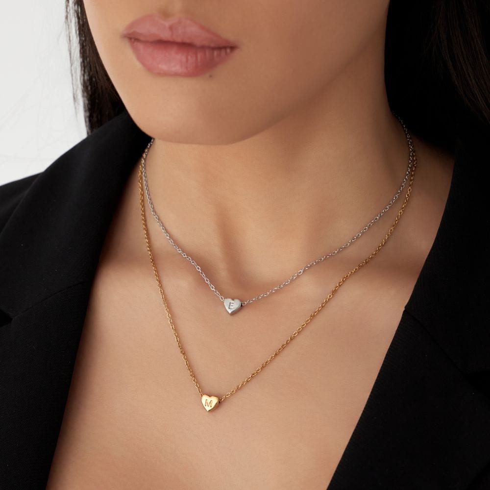Amora – Kette mit Herzinitialen in goldener Ausführung