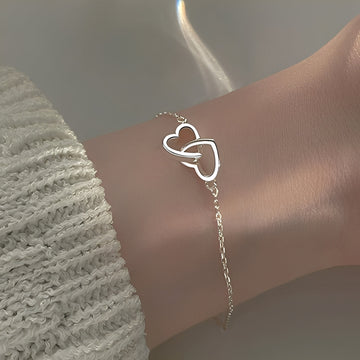 Amara – Armband mit doppeltem Herzsymbol